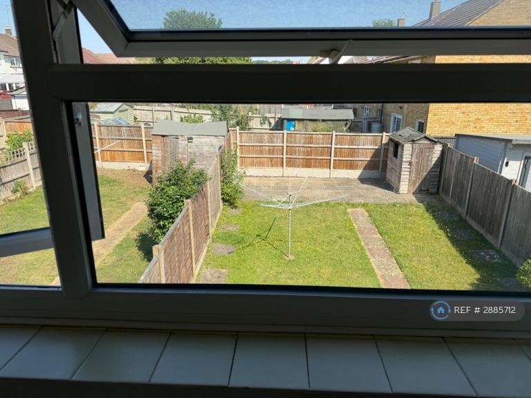 Room Pankhurst Crescent in Stevenage