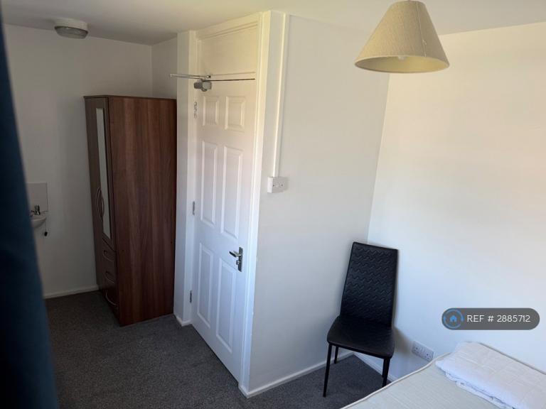 Room Pankhurst Crescent in Stevenage