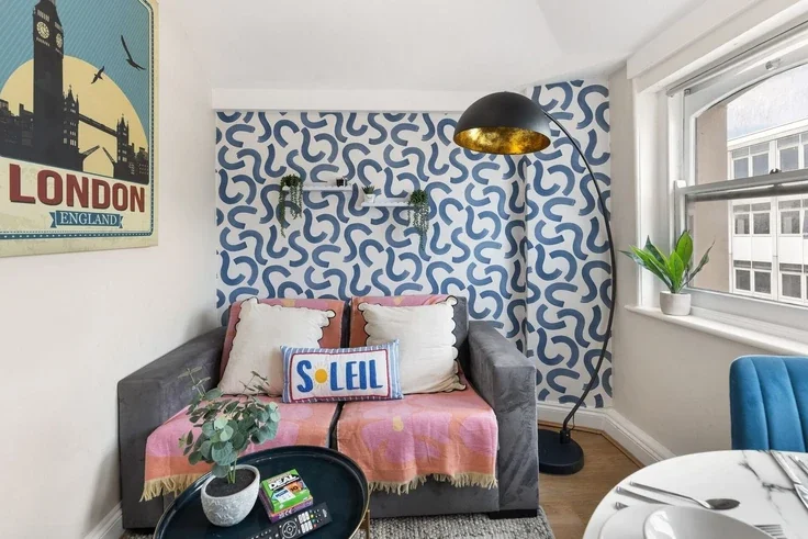 Flat Goswell Road in City of London