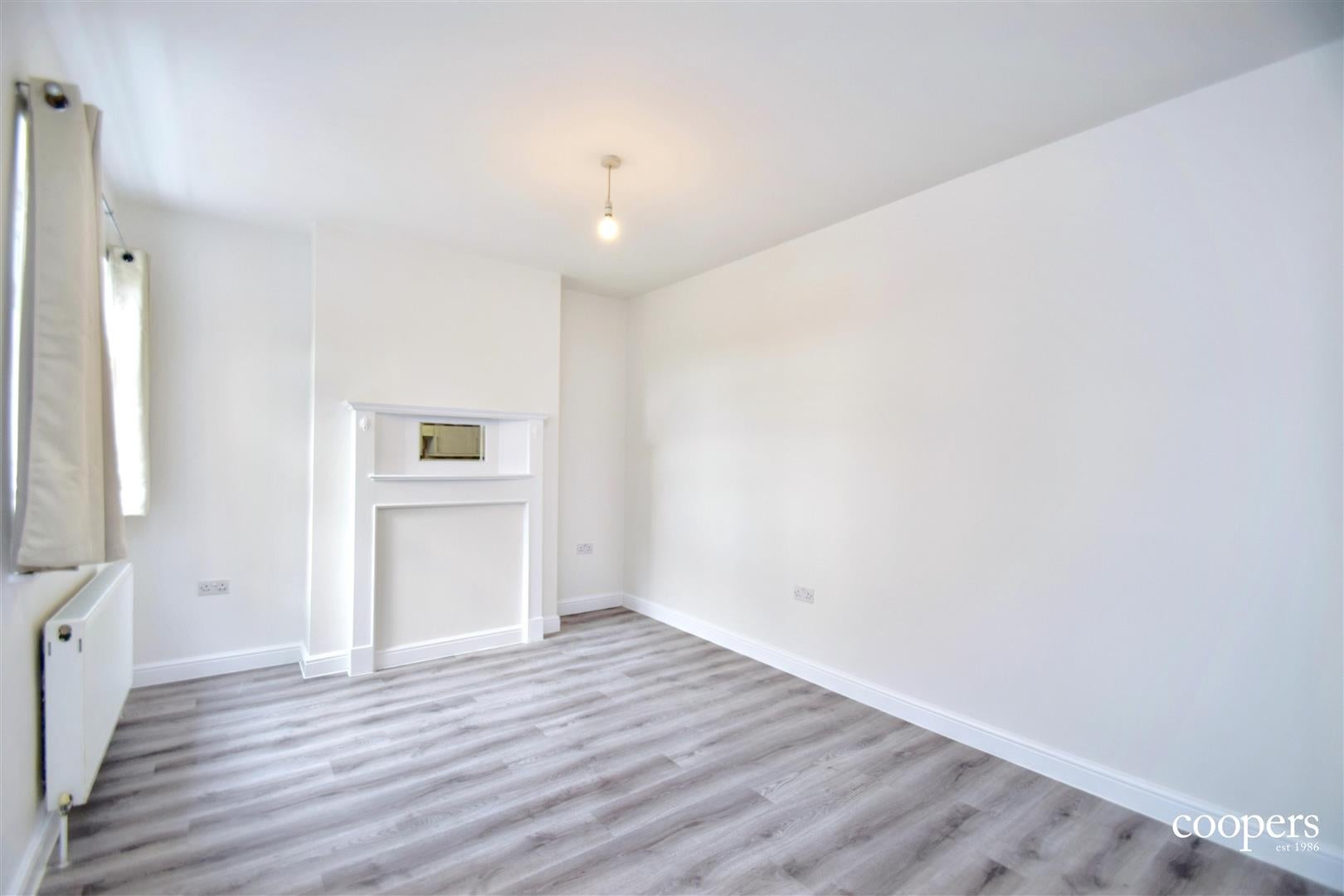 Flat Alexandra Avenue in Greater London