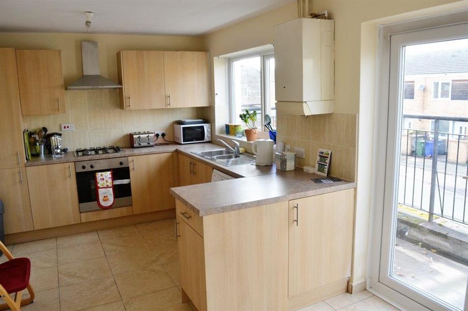 Room Beckhampton Close in Manchester