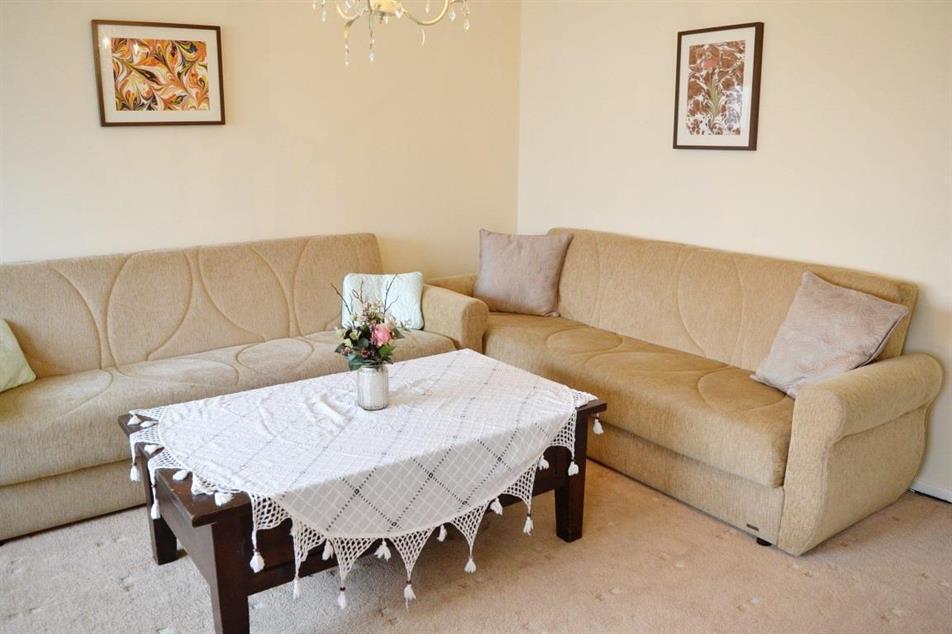 Room Beckhampton Close in Manchester