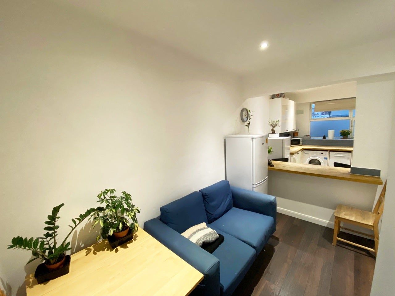 Room Churchill Gardens Road in City of Westminster