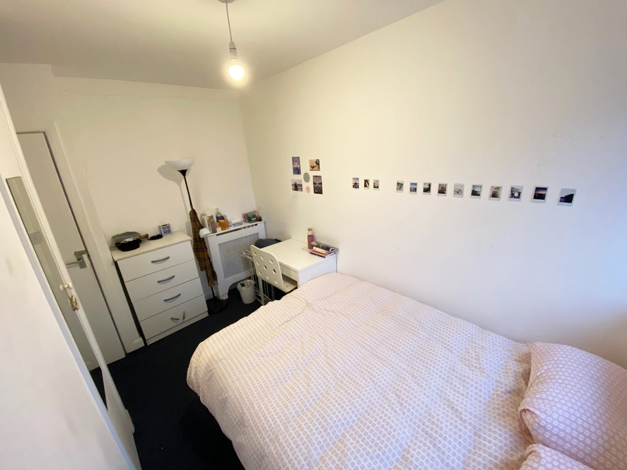 Room Churchill Gardens Road in City of Westminster