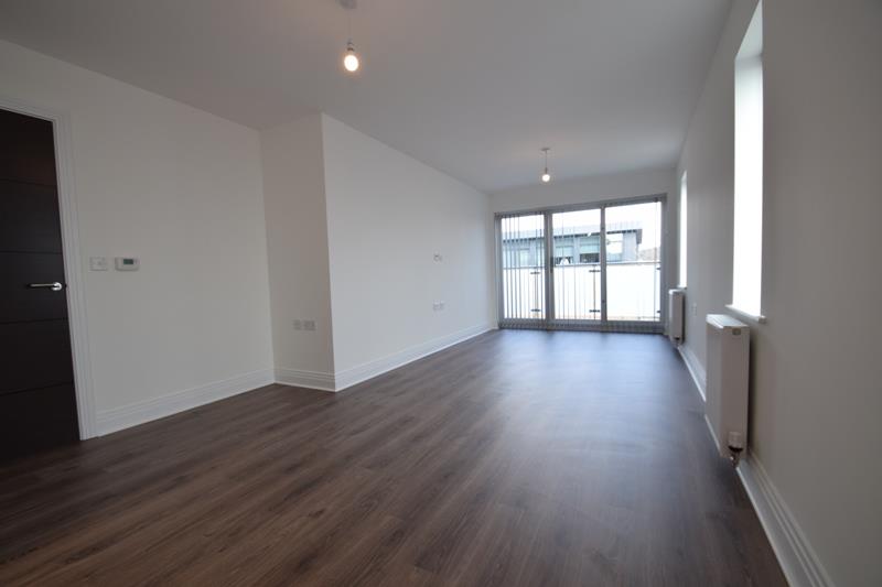 Flat Pinner Road in Greater London