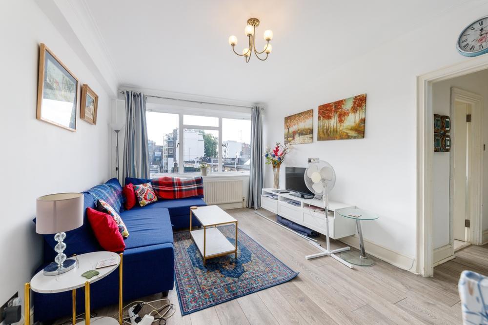 Flat Hyde Park Square in City of Westminster