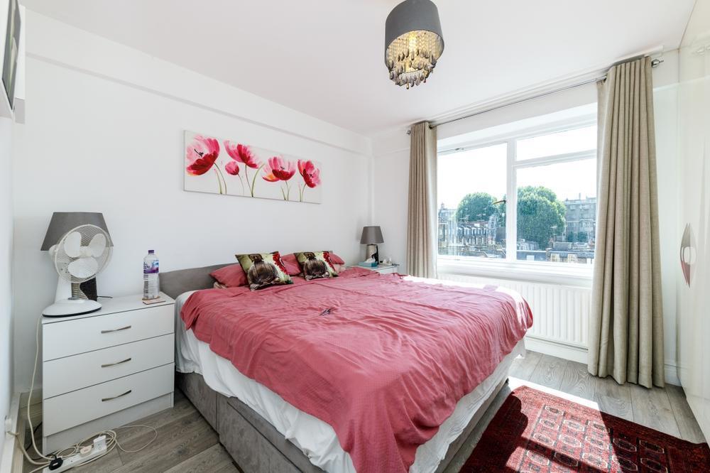 Flat Hyde Park Square in City of Westminster