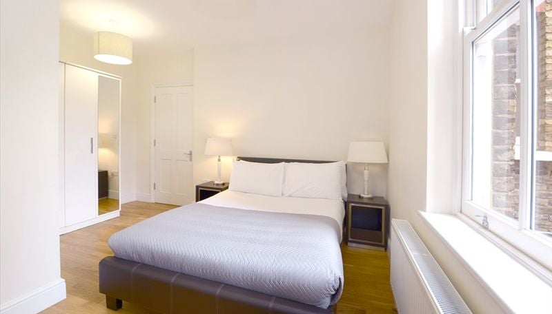 Flat Shepherds Bush Road in Greater London