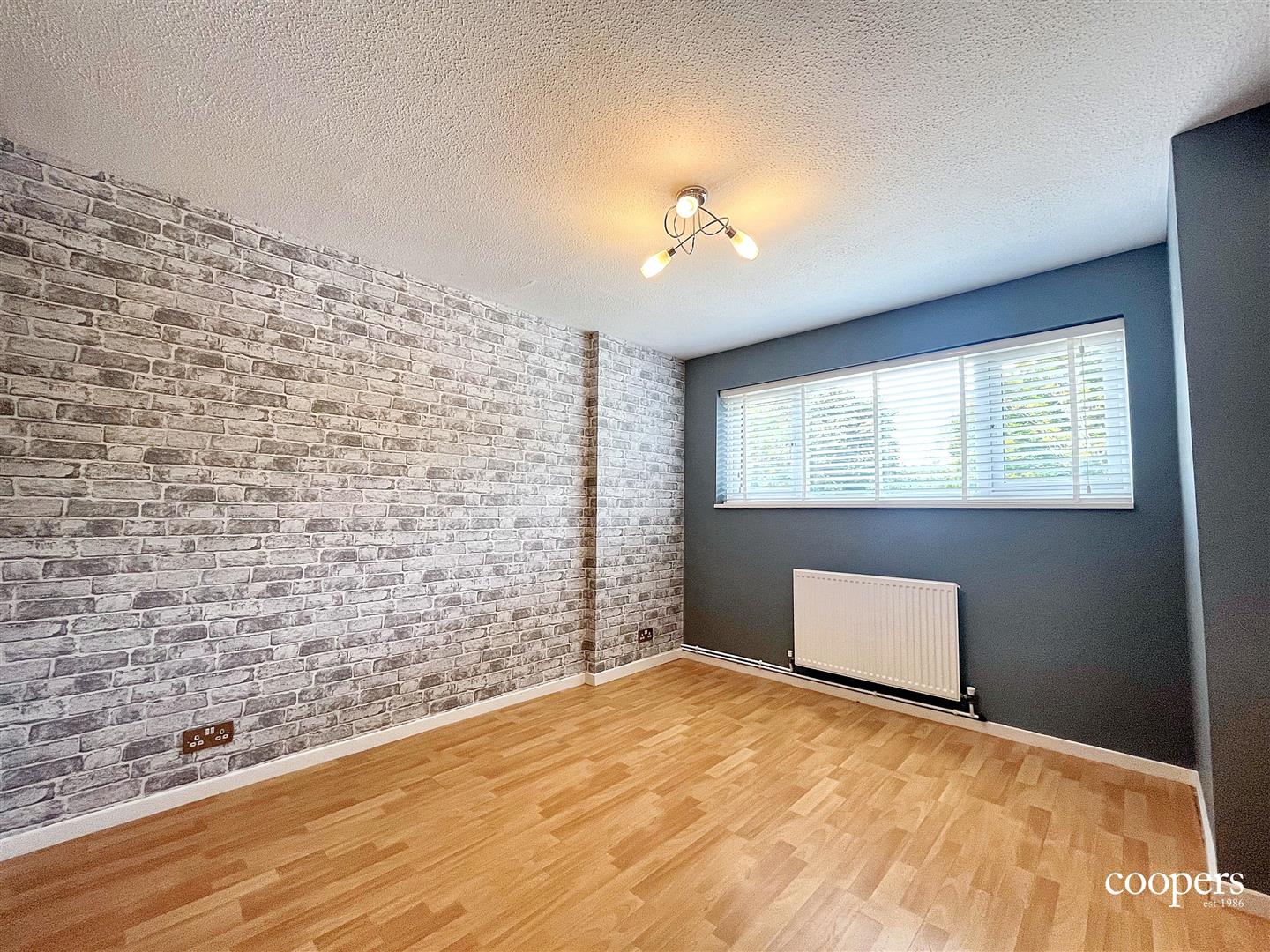 Flat Standale Grove in London