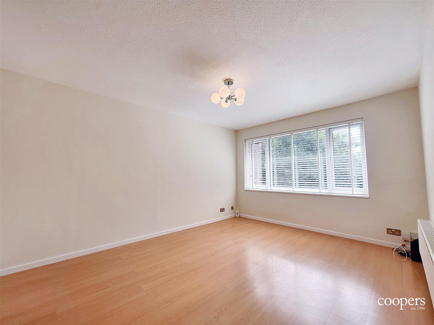 Flat Standale Grove in London