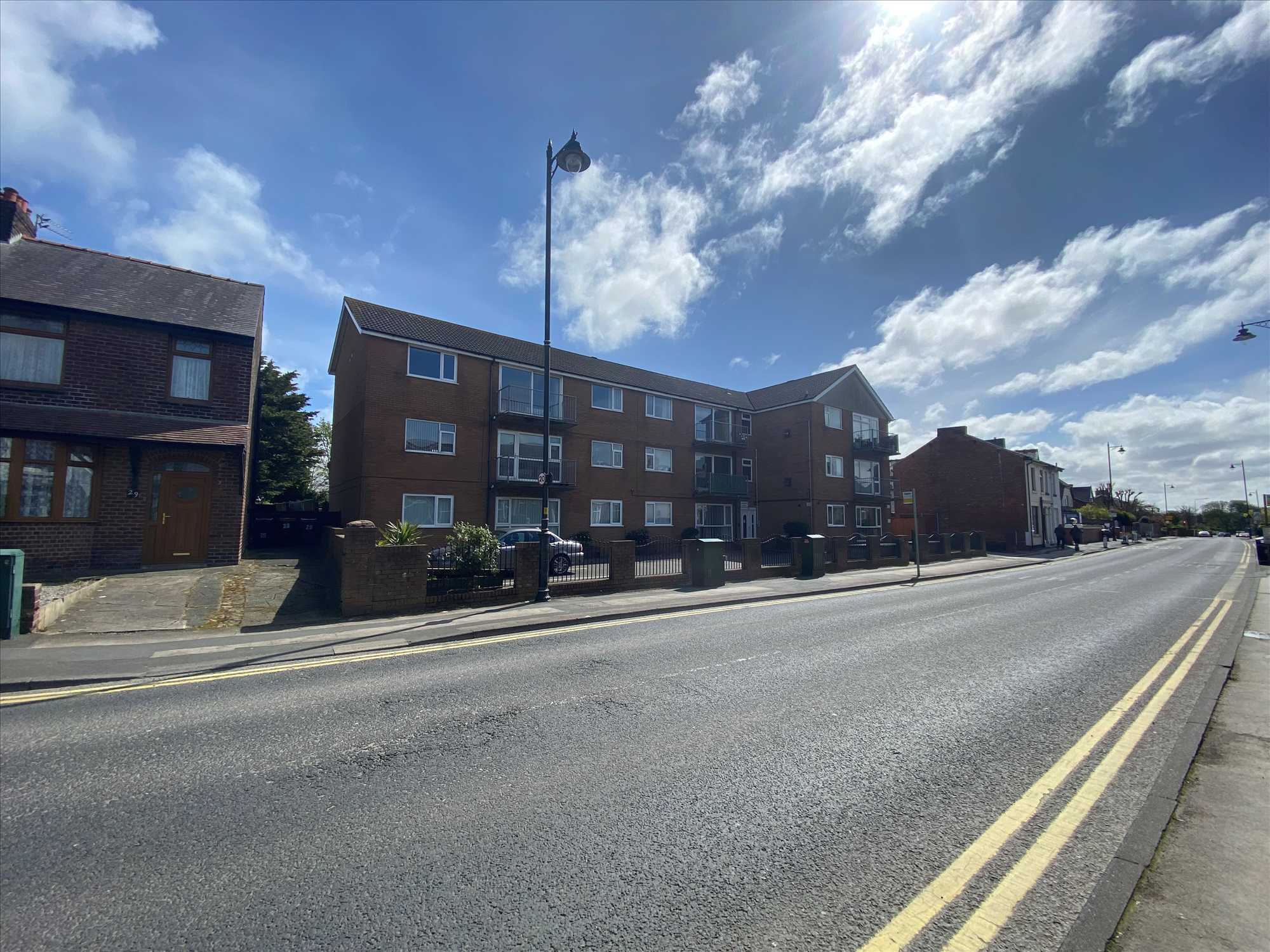 Flat Hardhorn Road in Borough of Wyre