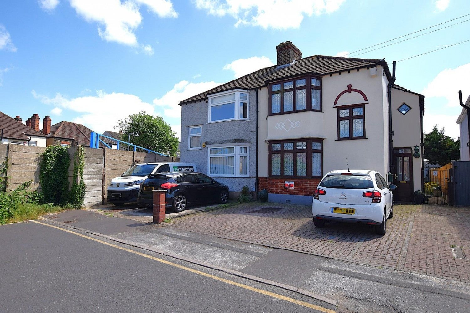 House Ainsley Avenue in Greater London