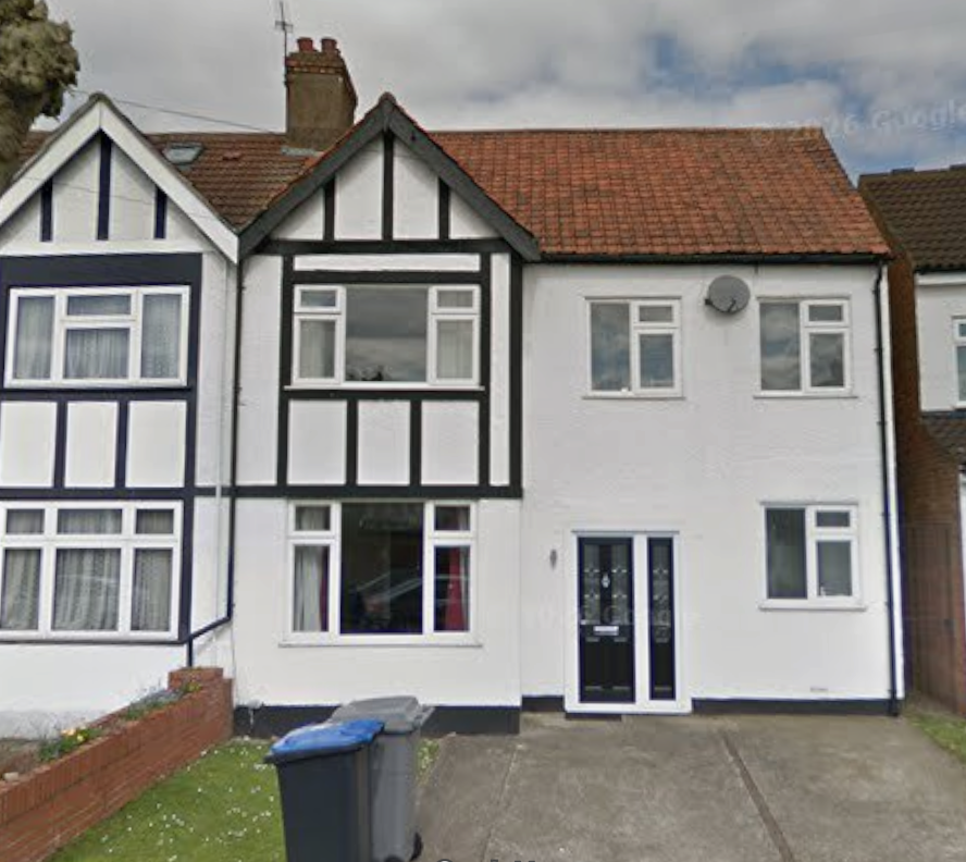 House Lewgars Avenue in Greater London