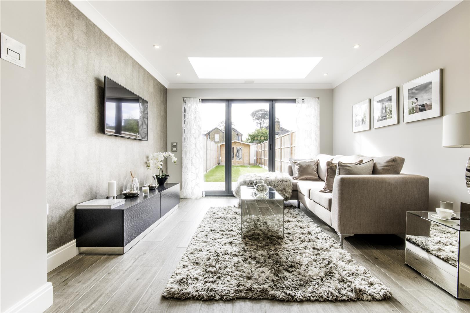 House Hersham Road in Elmbridge