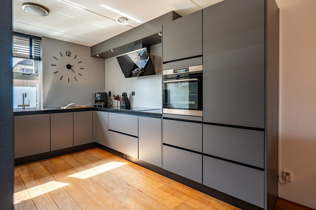 Tussenwoning te koop: Bremstraat 5, Lisserbroek