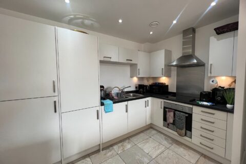 Flat Rooksdown Avenue in Basingstoke and Deane