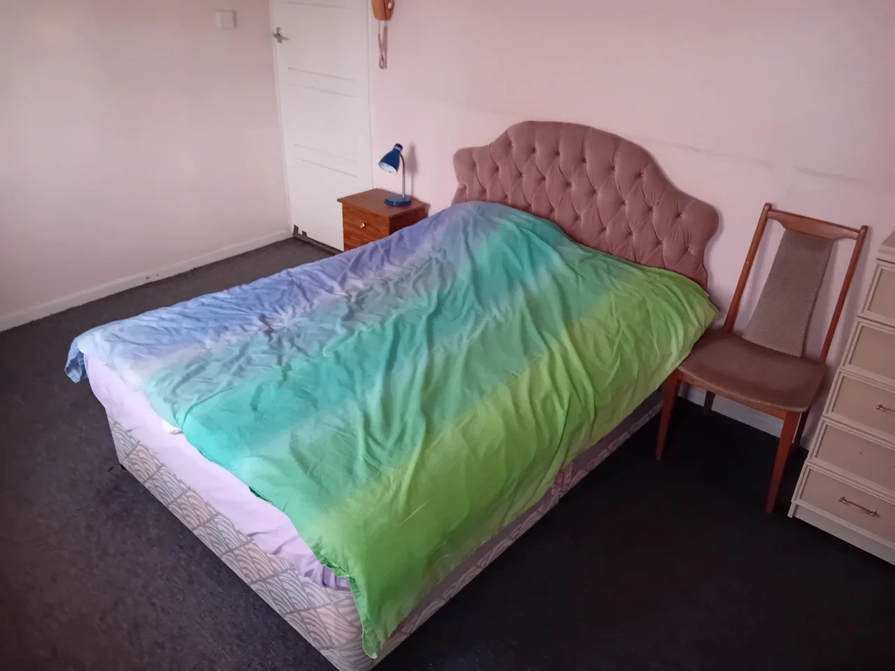 Room Langmead Drive in Hertsmere
