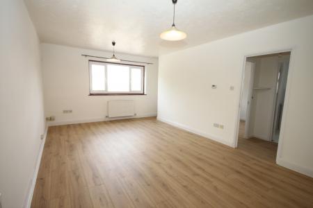 Flat Dunstable Road in Luton