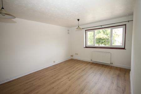 Flat Dunstable Road in Luton