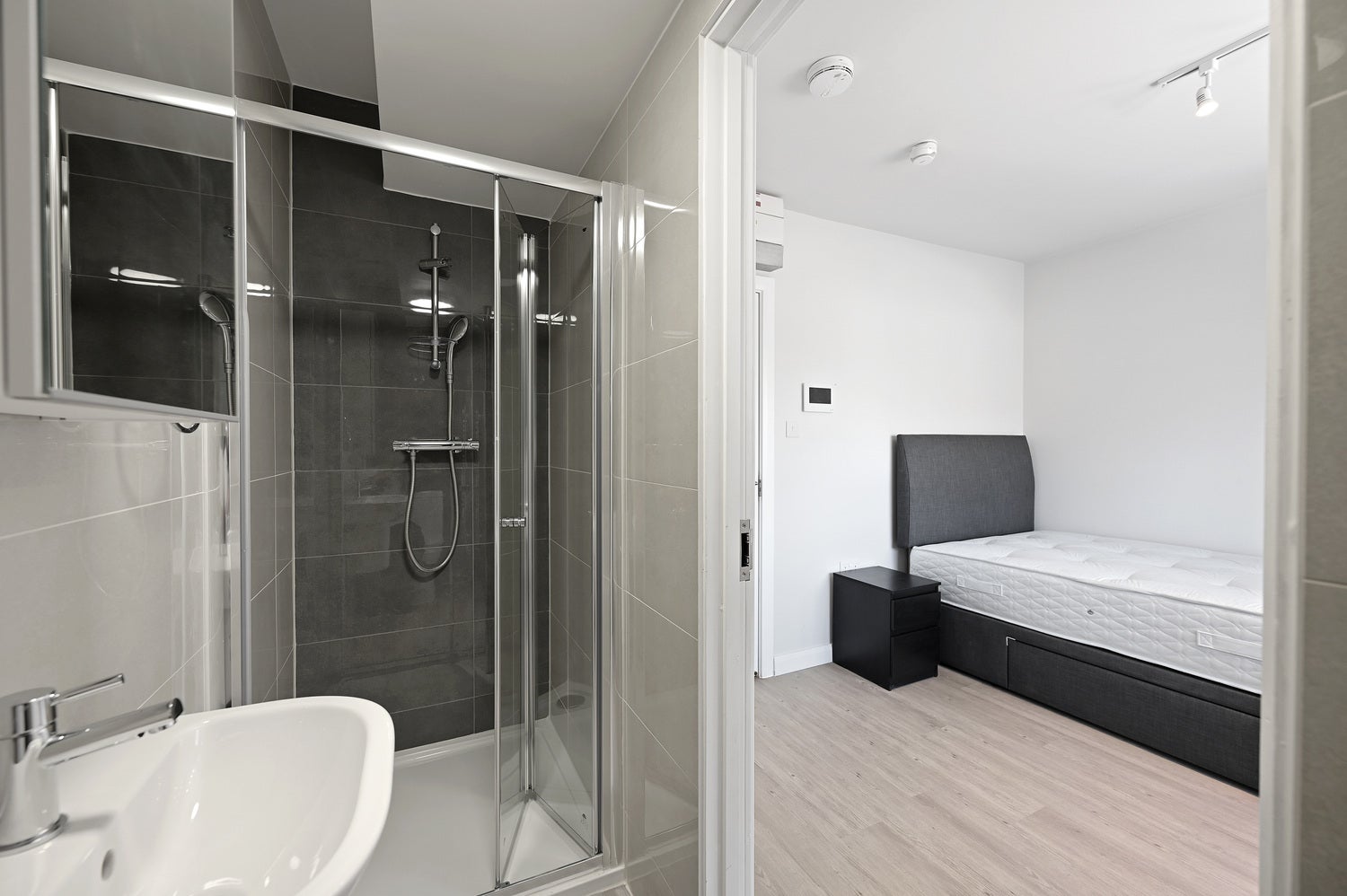Room Hagden Lane in Watford