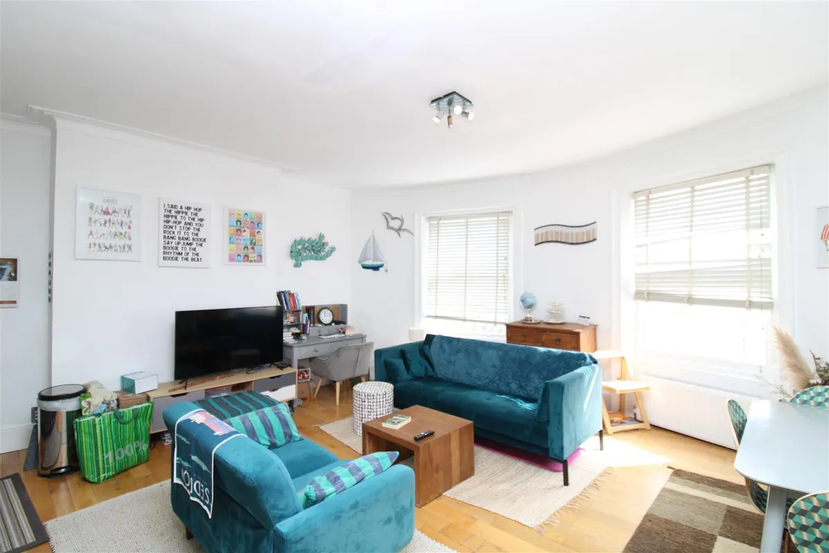 Flat Brunswick Road in Hove