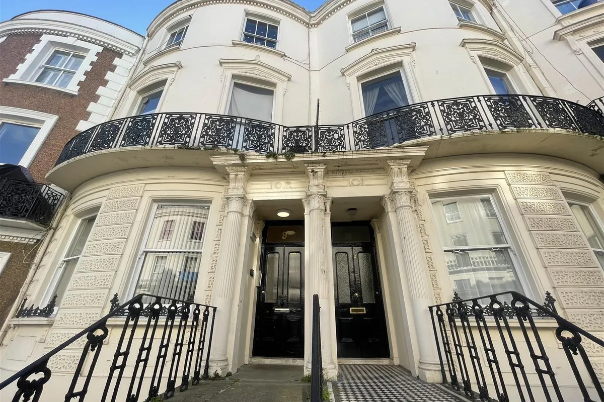 Flat Brunswick Road in Hove