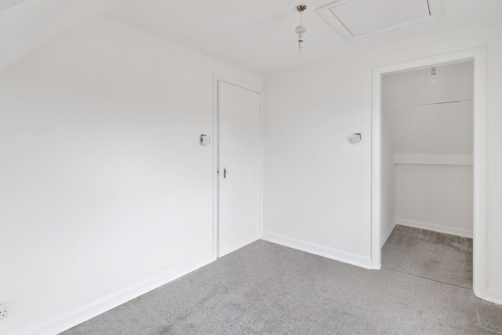 Flat Hildreth Street in Greater London