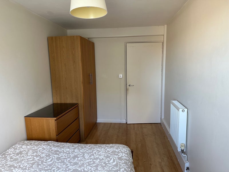 Room Strasburg Road in Greater London