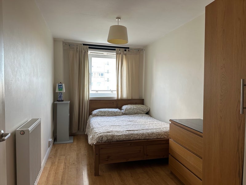 Room Strasburg Road in Greater London