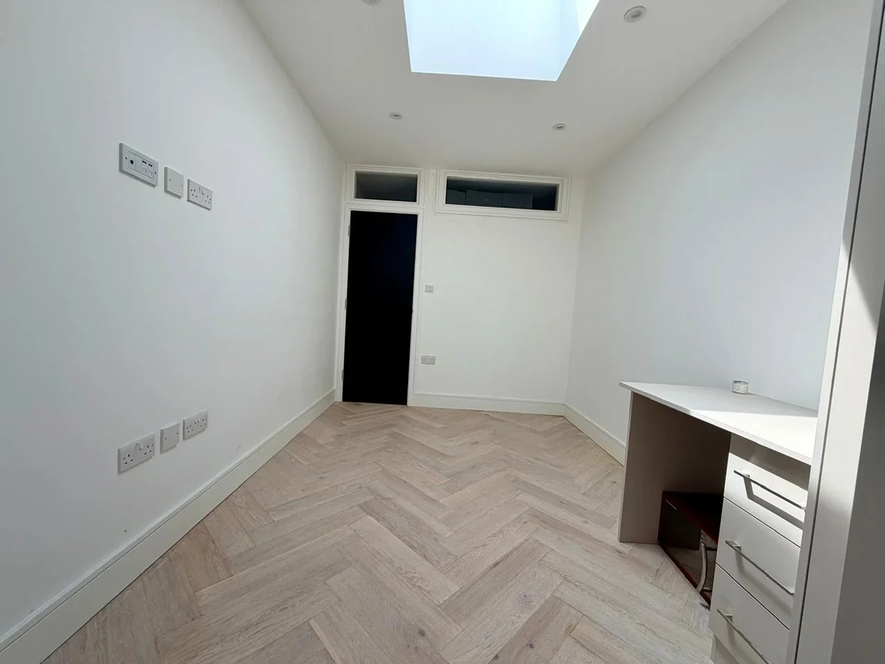 Flat Priory Way in Greater London