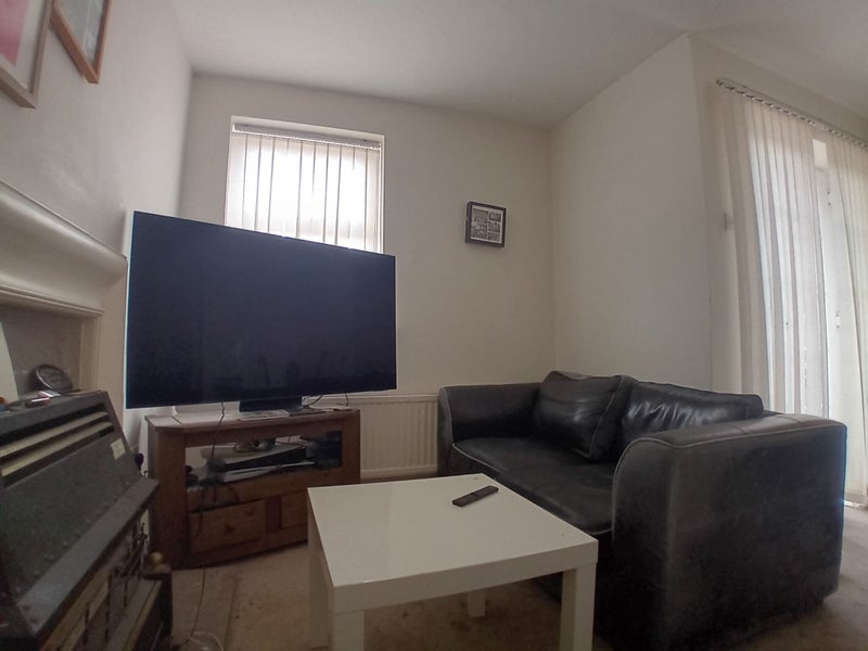 Room Schooner Way in Cardiff