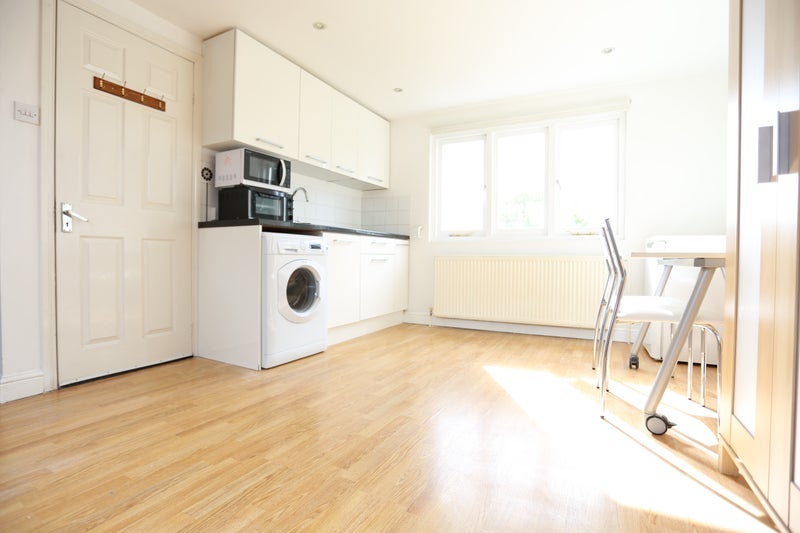 Room Durnsford Road in Greater London