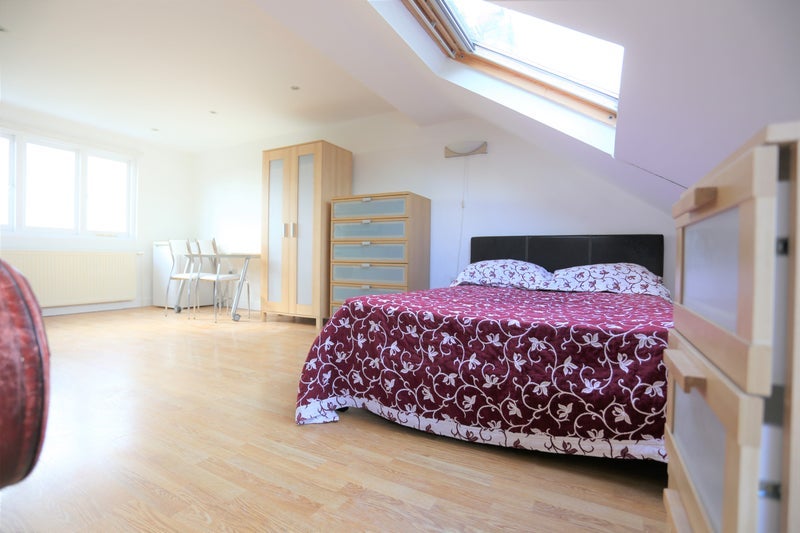 Room Durnsford Road in Greater London