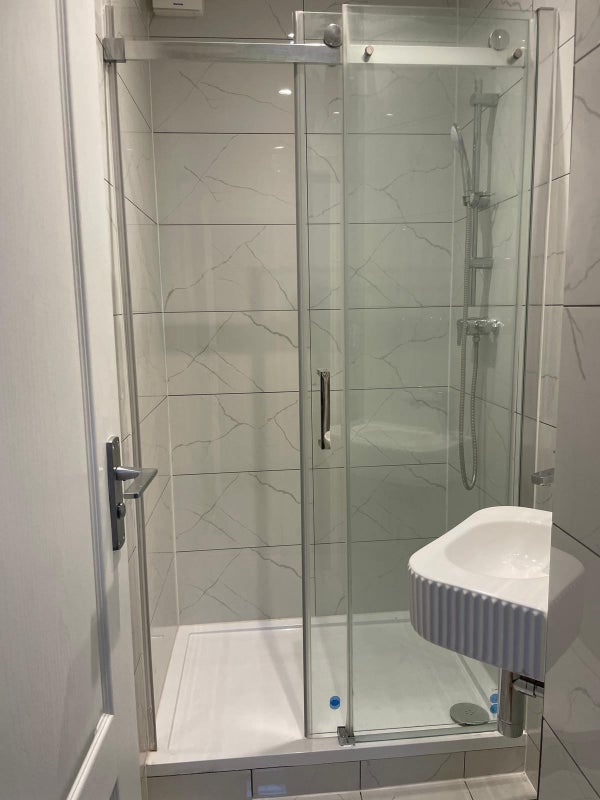 Room Fordham Street in Greater London