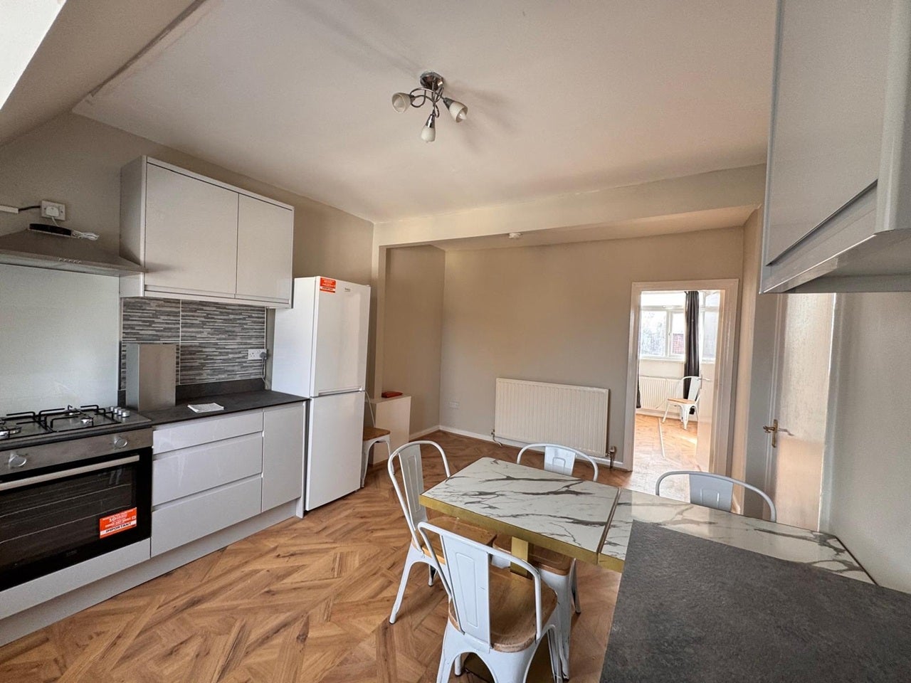 Flat Deansbrook Road in Greater London