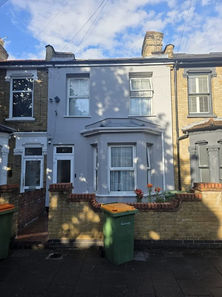 House Birchdale Road in Greater London