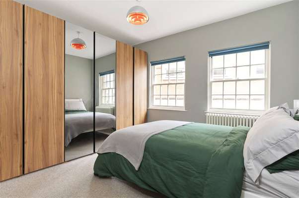 Flat Sekforde Street in Greater London