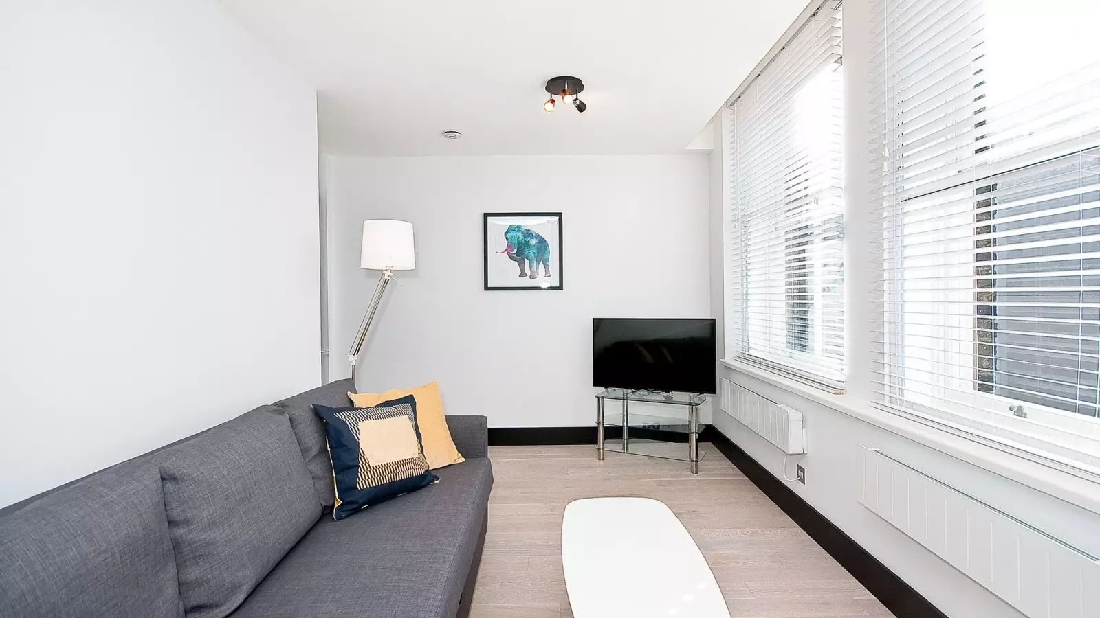Flat Farringdon Road in Greater London