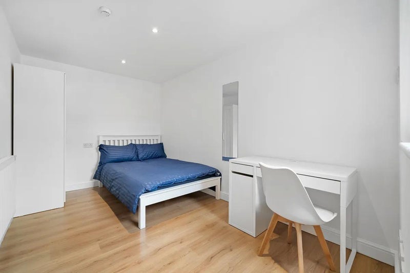 Room Ridley Road in Liverpool