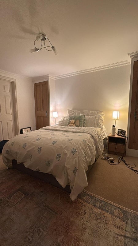 Room Holland Park Avenue in Greater London