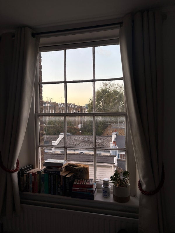 Room Holland Park Avenue in Greater London