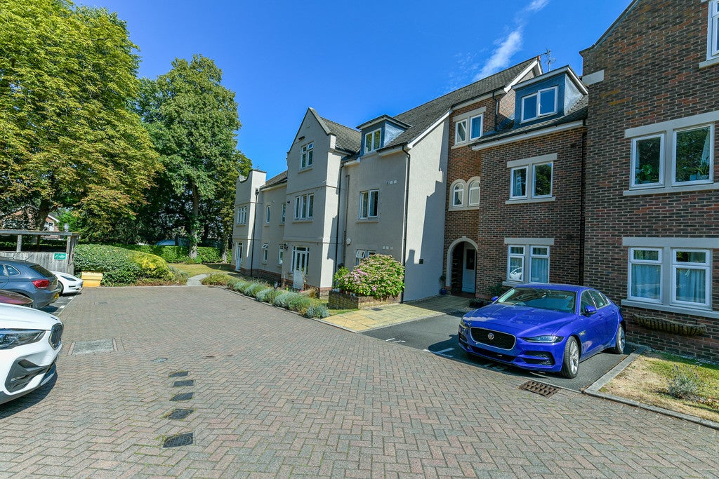 Flat Briony Avenue in Trafford