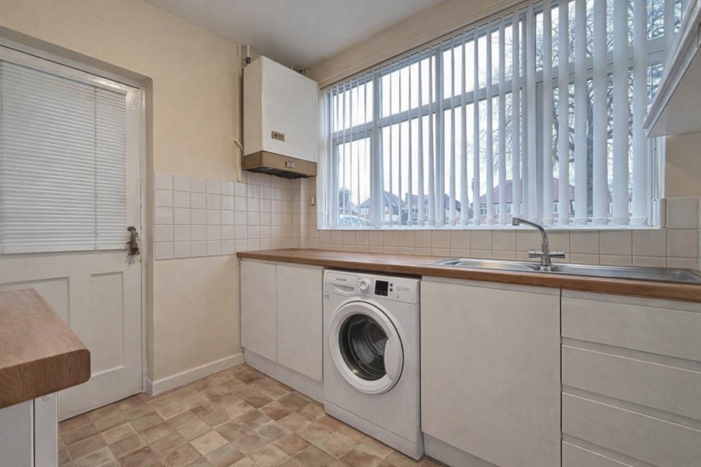 House Woden Road East in Sandwell
