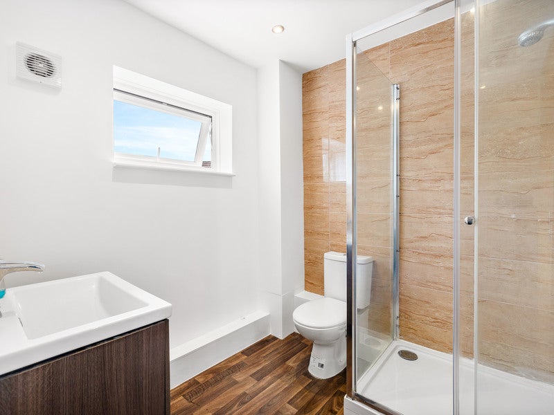 Flat Lowe Close in Crawley
