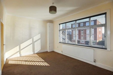 Flat Morgan Road in Greater London