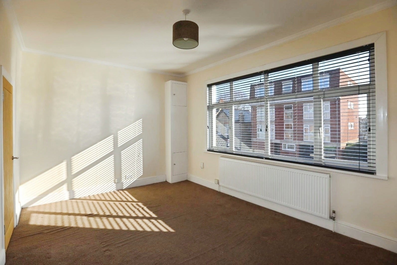 Flat Morgan Road in Greater London