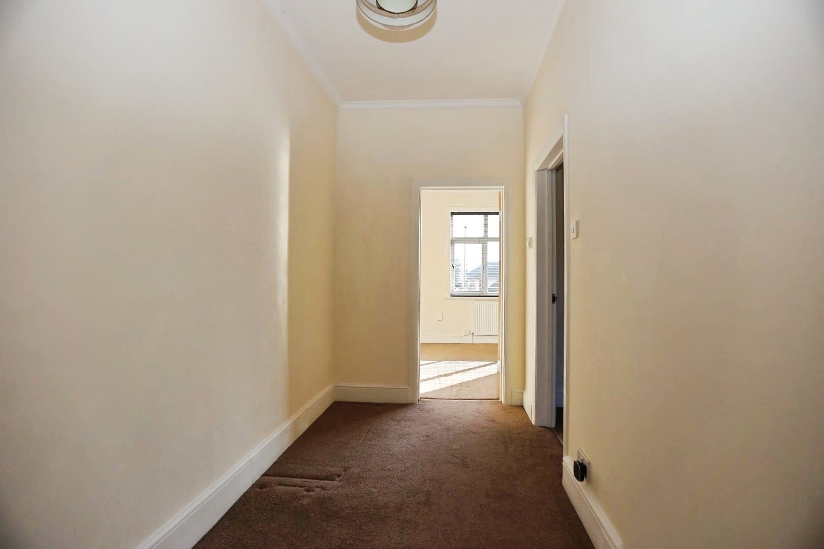 Flat Morgan Road in Greater London