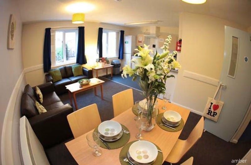 Room Faraday Road in Nottingham