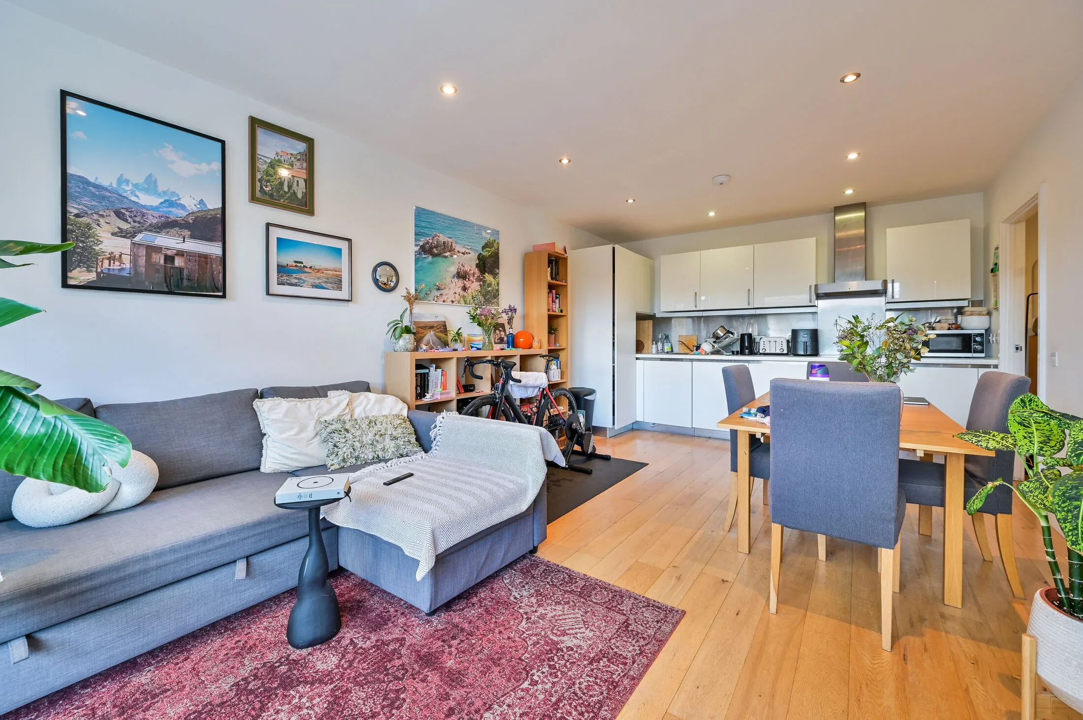 Flat Robert Dashwood Way in Greater London