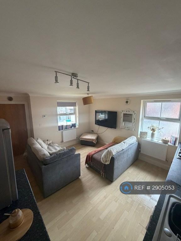 Flat The Green in Theale